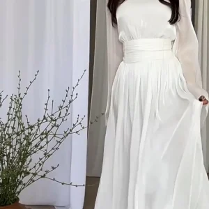 Corisande | Stylisches Maxikleid mit Bindegürtel